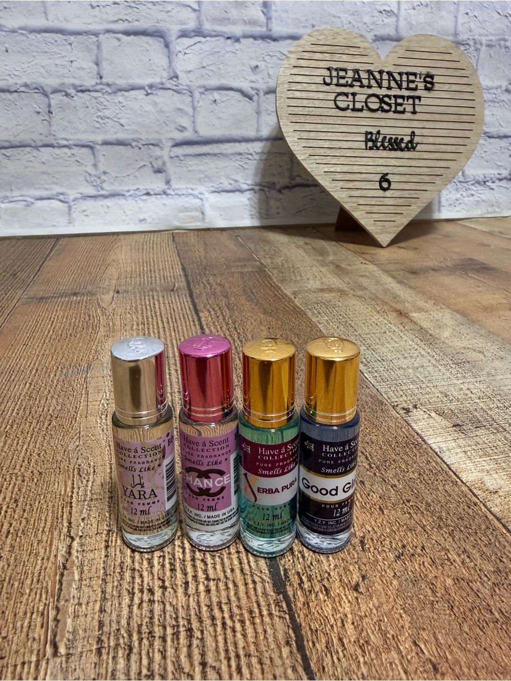 4 pack rollerball roll on perfume bundle new 
These are unused and new 
Must pur
